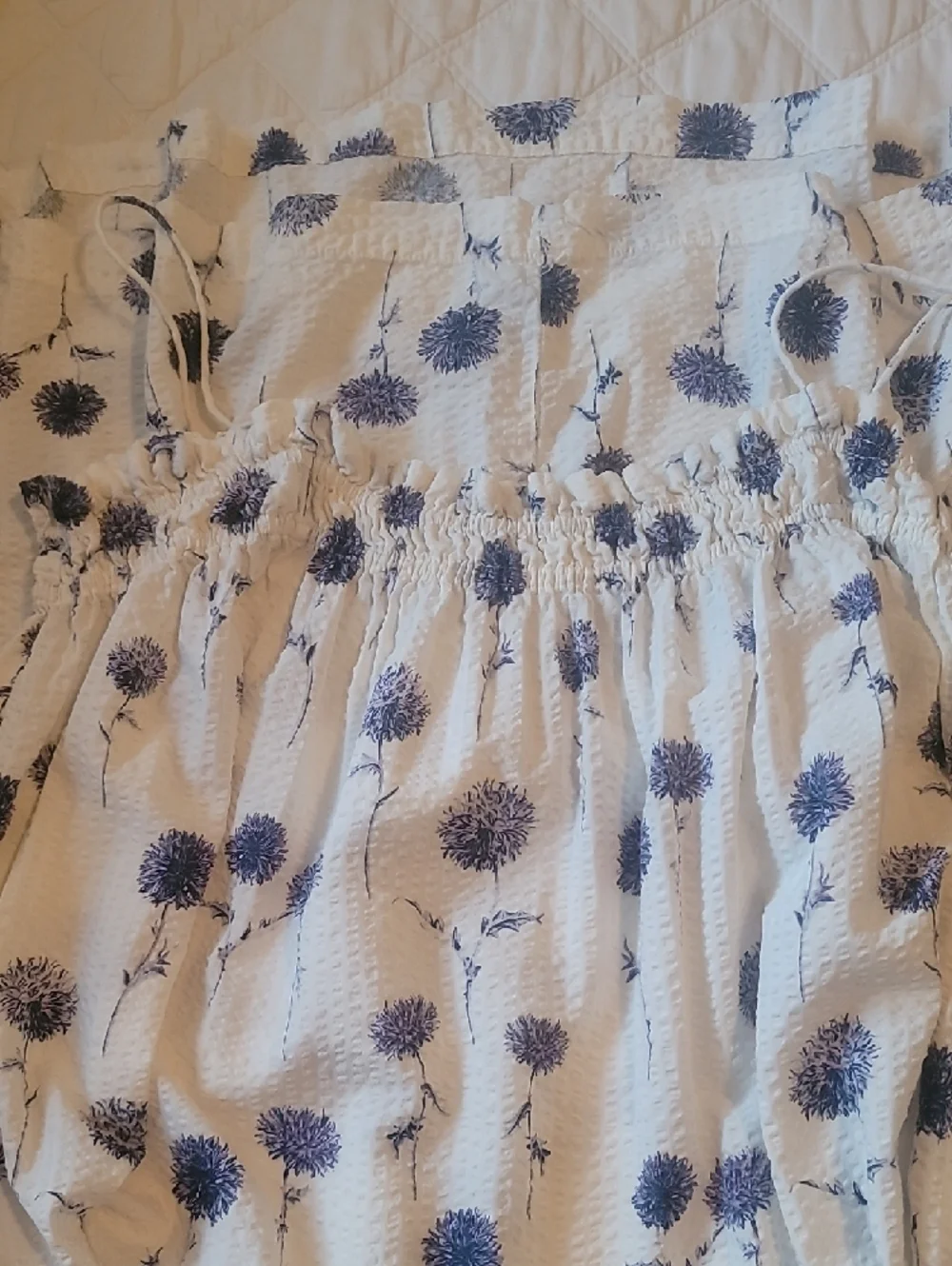 H&M White Maxi Dress with Blue Floral Pattern and Spaghetti Straps - Picture 4 of 6